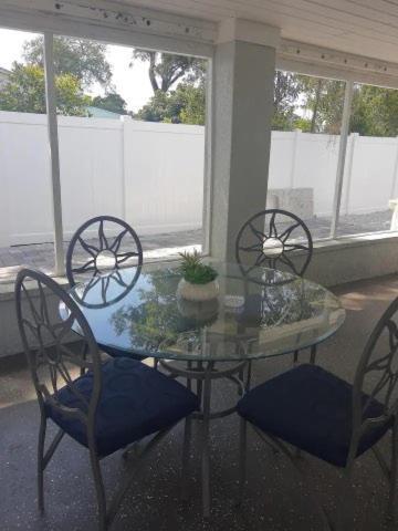 Bush Garden Park Nearby Apartment Tampa